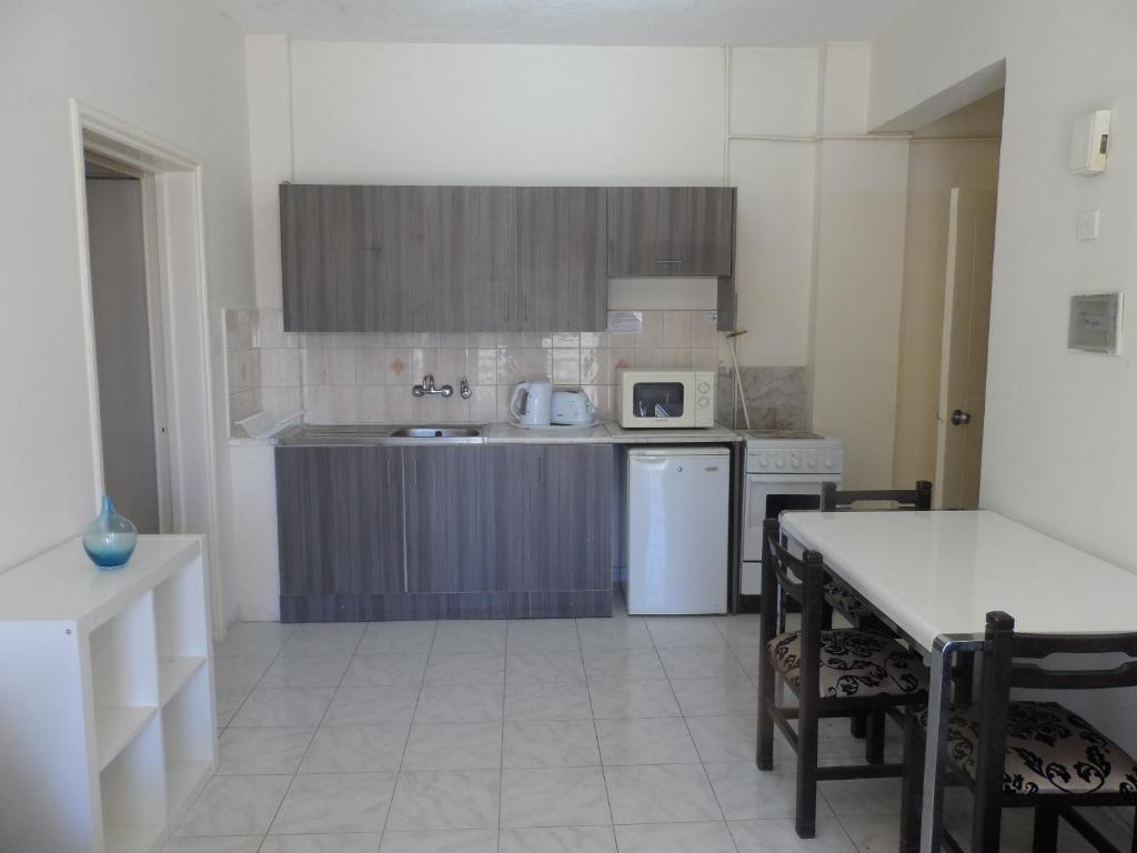 לימסול Geotanya Apartments מראה חיצוני תמונה